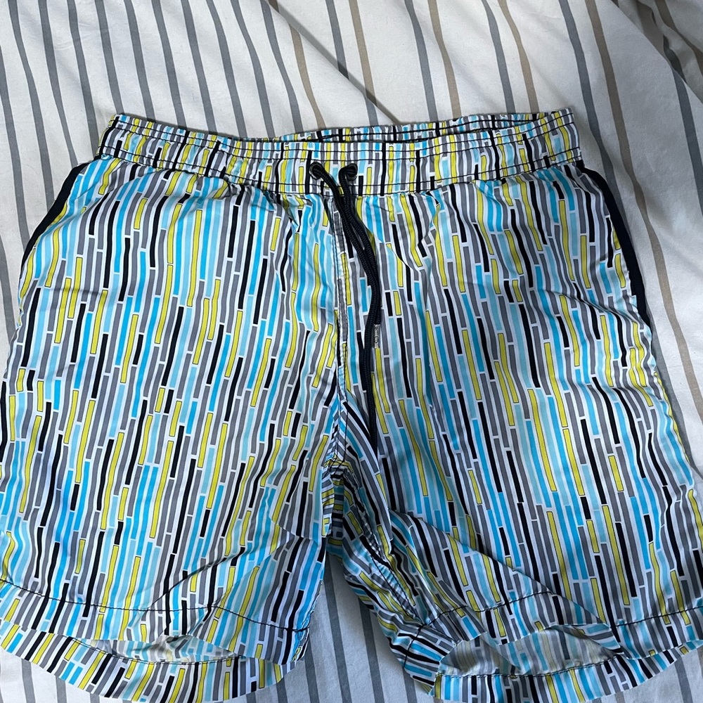 men’s swim trunks